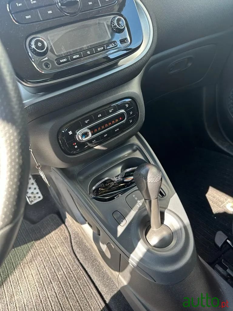 2019' Smart Fortwo photo #6