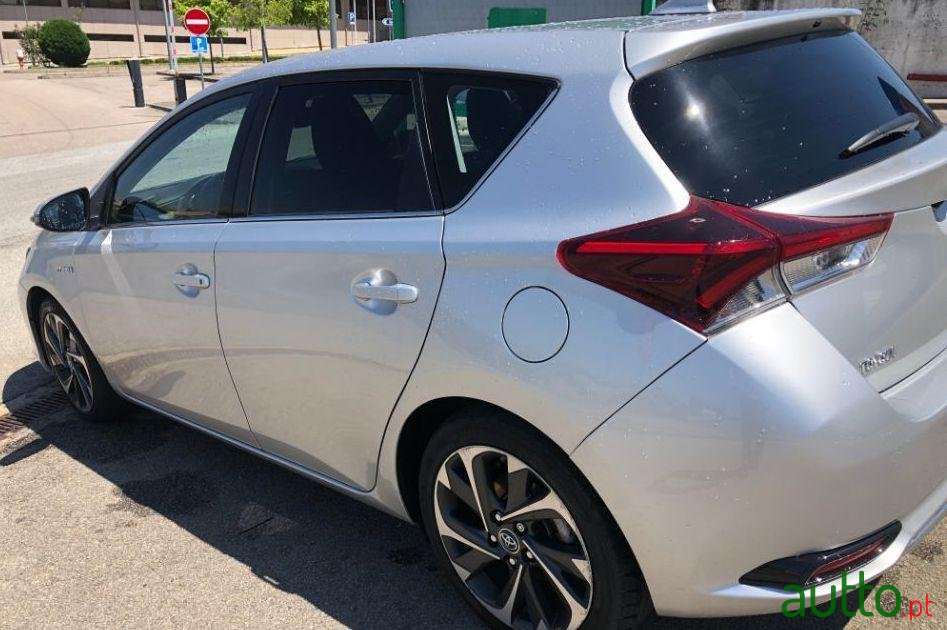 2016' Toyota Auris photo #4