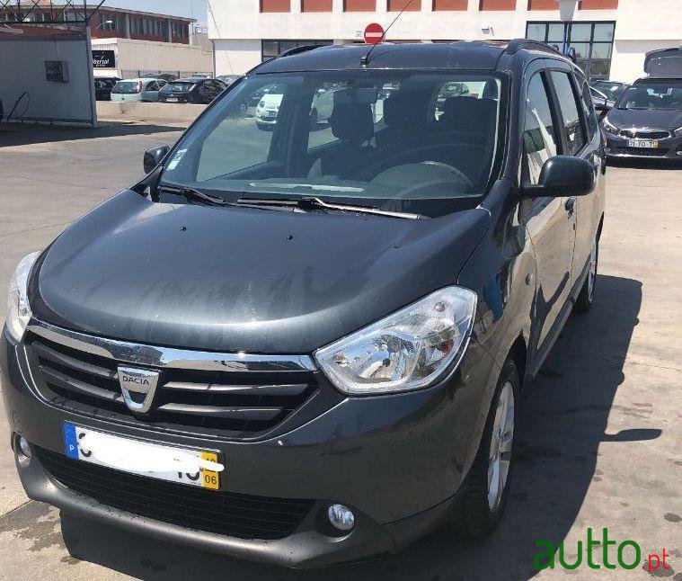2013' Dacia Lodgy photo #1