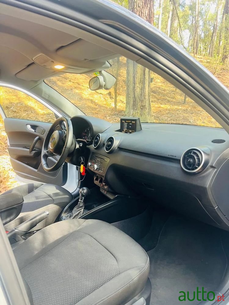 2014' Audi A1 Sportback photo #5