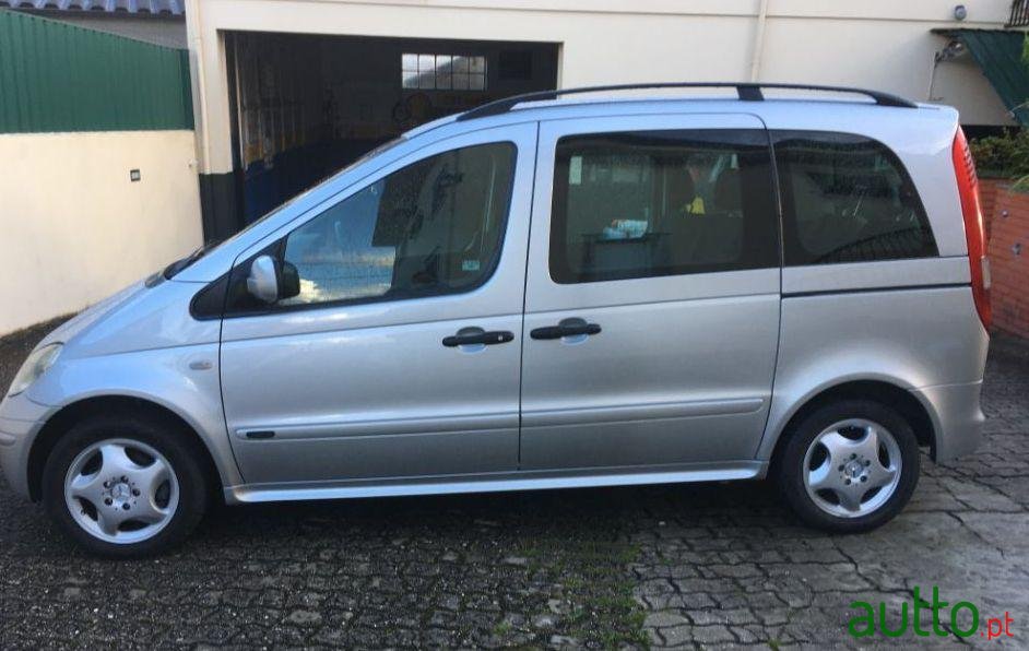 2002' Mercedes-Benz Vaneo 1.7 Cdi photo #4