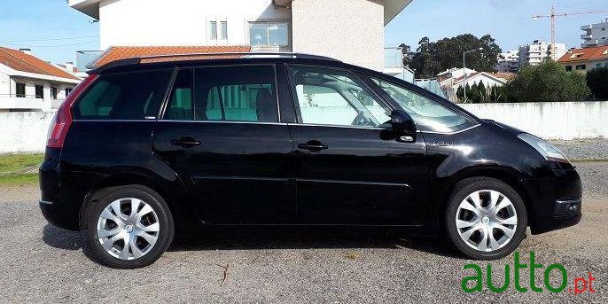 2007' Citroen C4 Grand Picasso photo #3