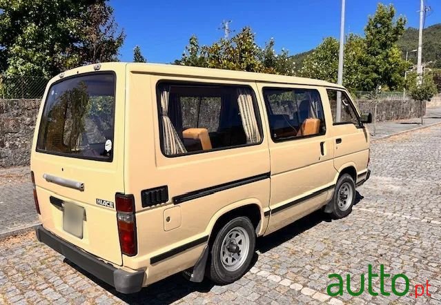 1987' Toyota HiAce photo #1