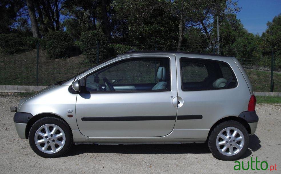 2002' Renault Twingo 1.2 16V Initiale photo #2