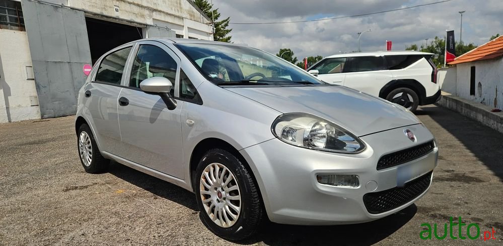2016' Fiat Punto 1.2 Lounge S&S photo #3