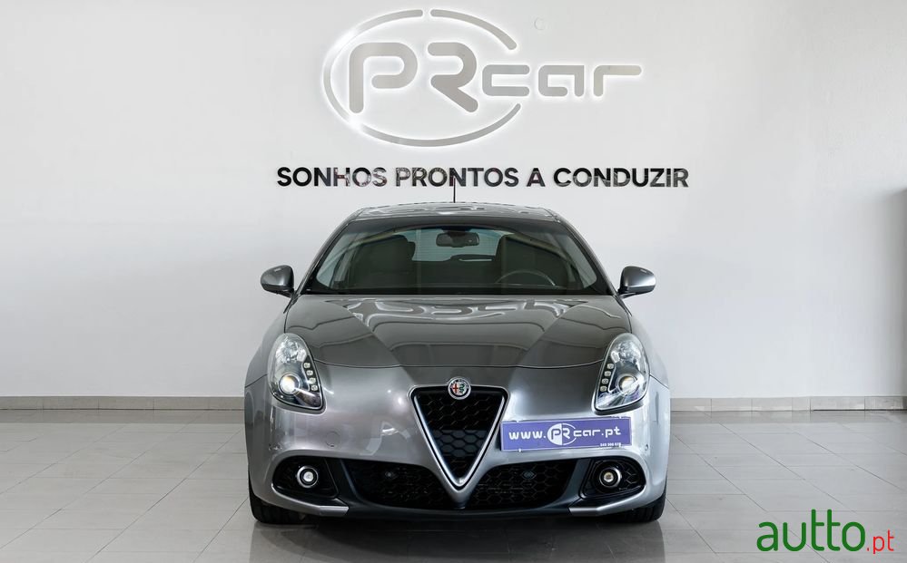 2018' Alfa Romeo Giulietta photo #2