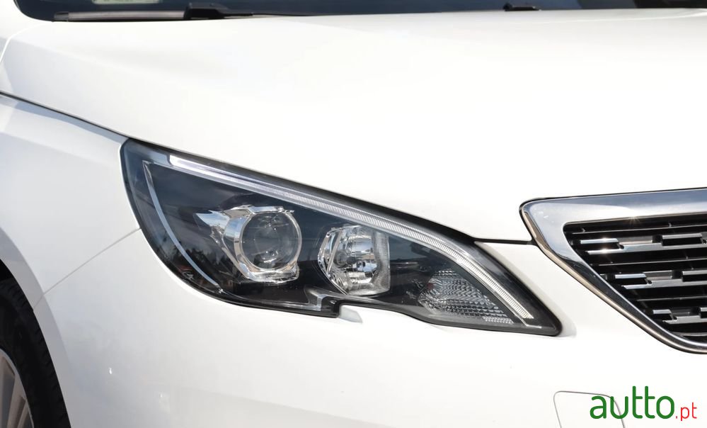 2021' Peugeot 308 photo #6