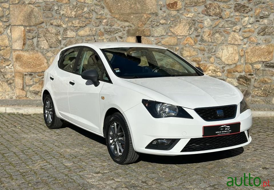2015' SEAT Ibiza photo #2