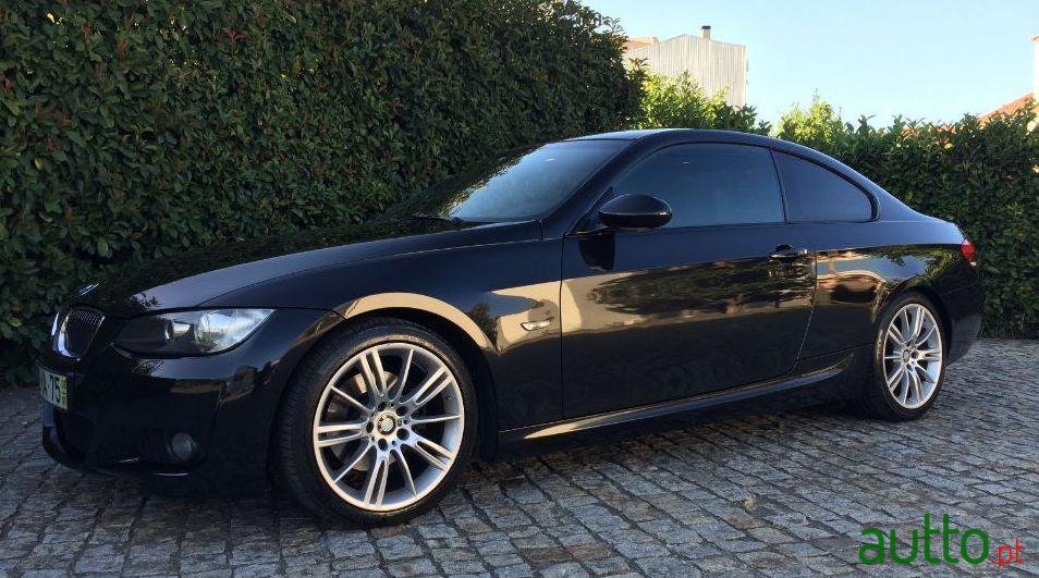 2009' BMW 320 Nacional photo #1