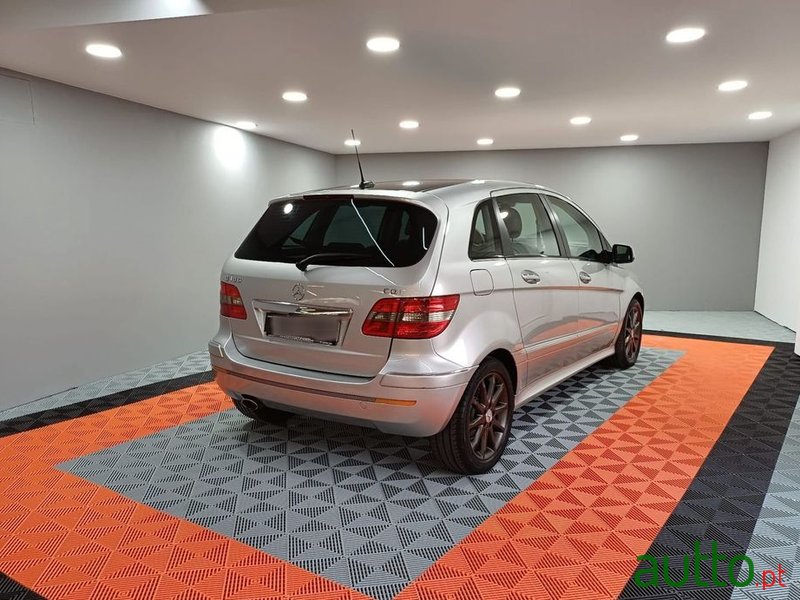 2011' Mercedes-Benz Classe B Cdi photo #5
