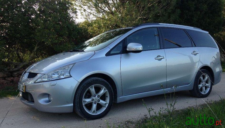 2010' Mitsubishi Grandis 2.0 Did Insport photo #3