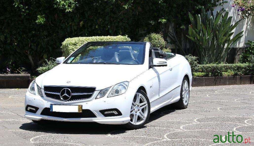 2011' Mercedes-Benz E-250 photo #2