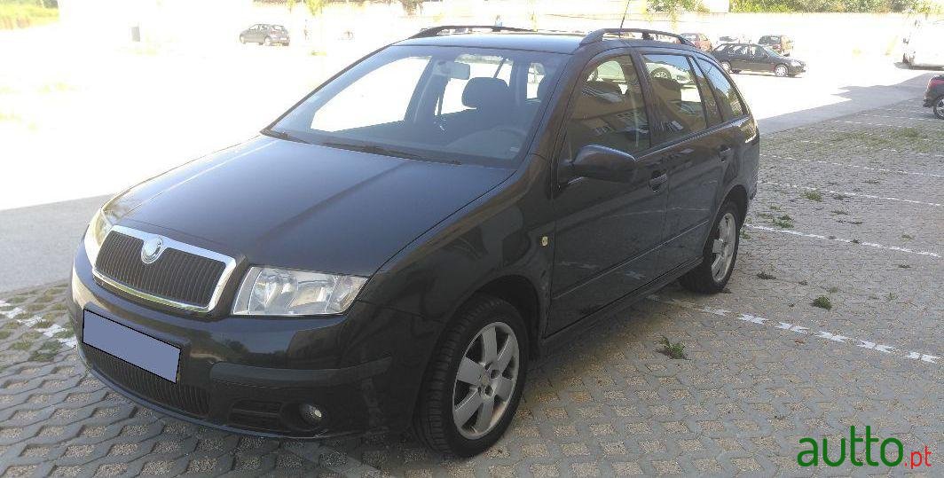 2005' Skoda Fabia Break photo #2