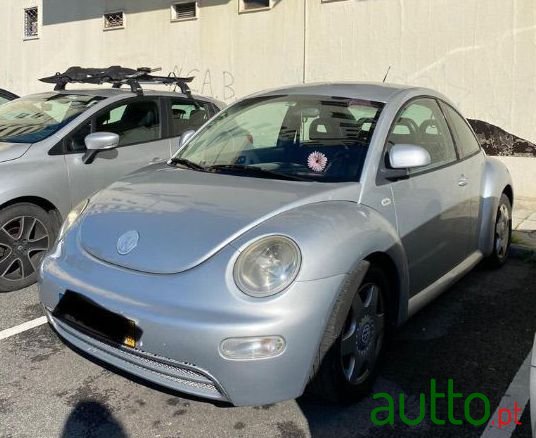 2000' Volkswagen New Beetle photo #2