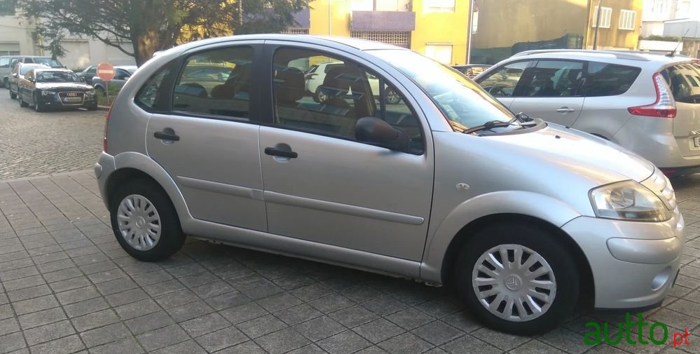 2010' Citroen C3 1.4 Hdi Sx Pack photo #2