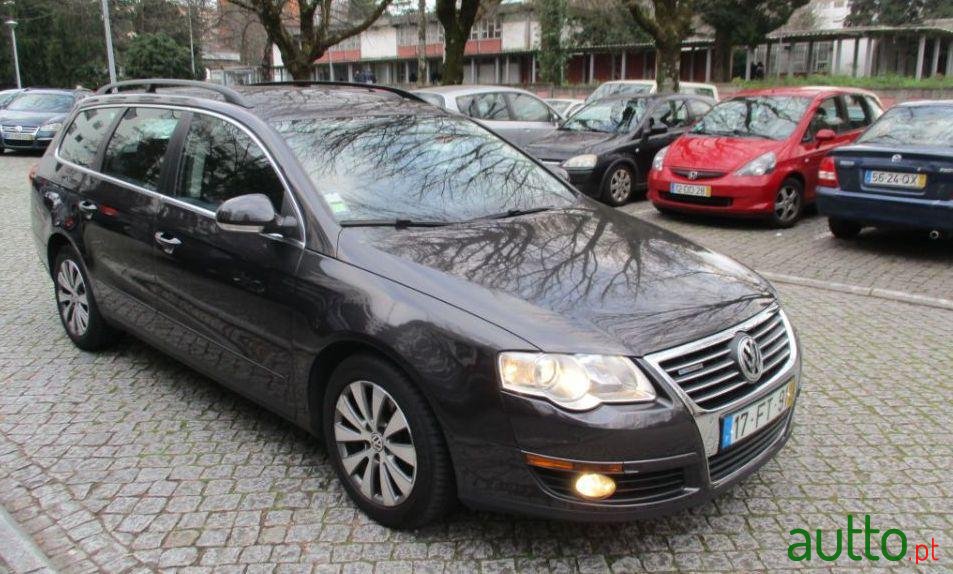 2008' Volkswagen Passat Variant photo #2