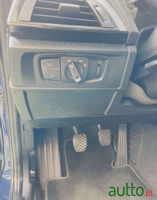 2013' BMW 118 Sport photo #4