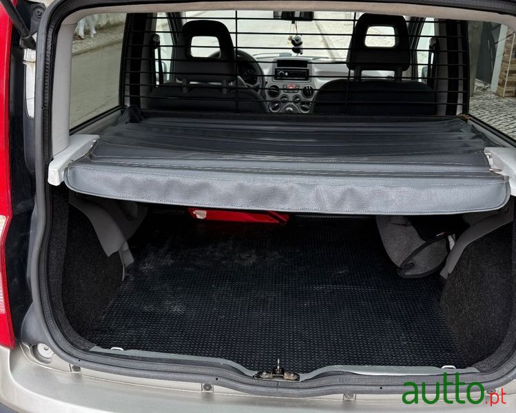 2005' Fiat Panda photo #5