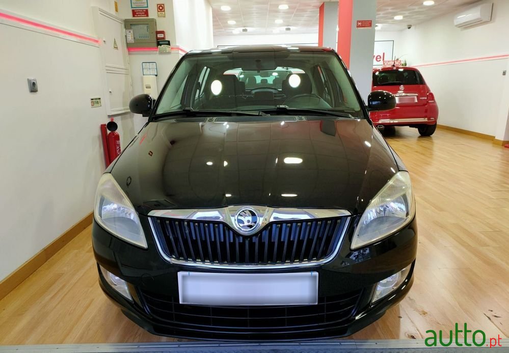 2011' Skoda Fabia 1.2 Tsi Ambiente photo #3