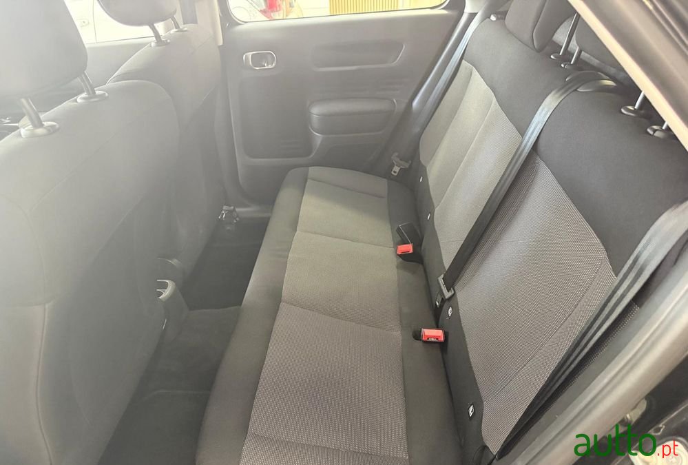 2015' Citroen C4 Cactus photo #6