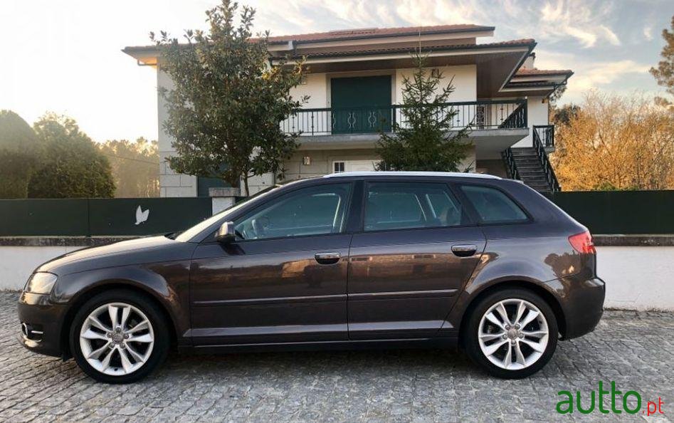 2011' Audi A3 Sportback photo #2