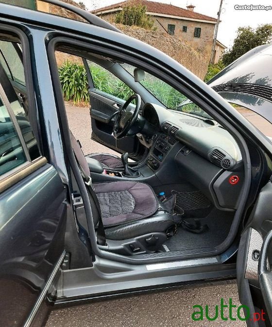 2002' Mercedes-Benz C-200 photo #5