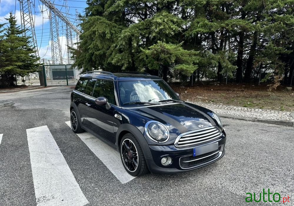 2011' MINI Clubman Cooper D photo #1