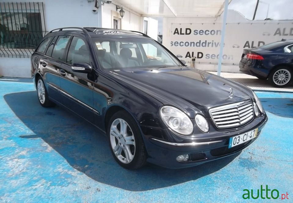 2003' Mercedes-Benz E-270 photo #1