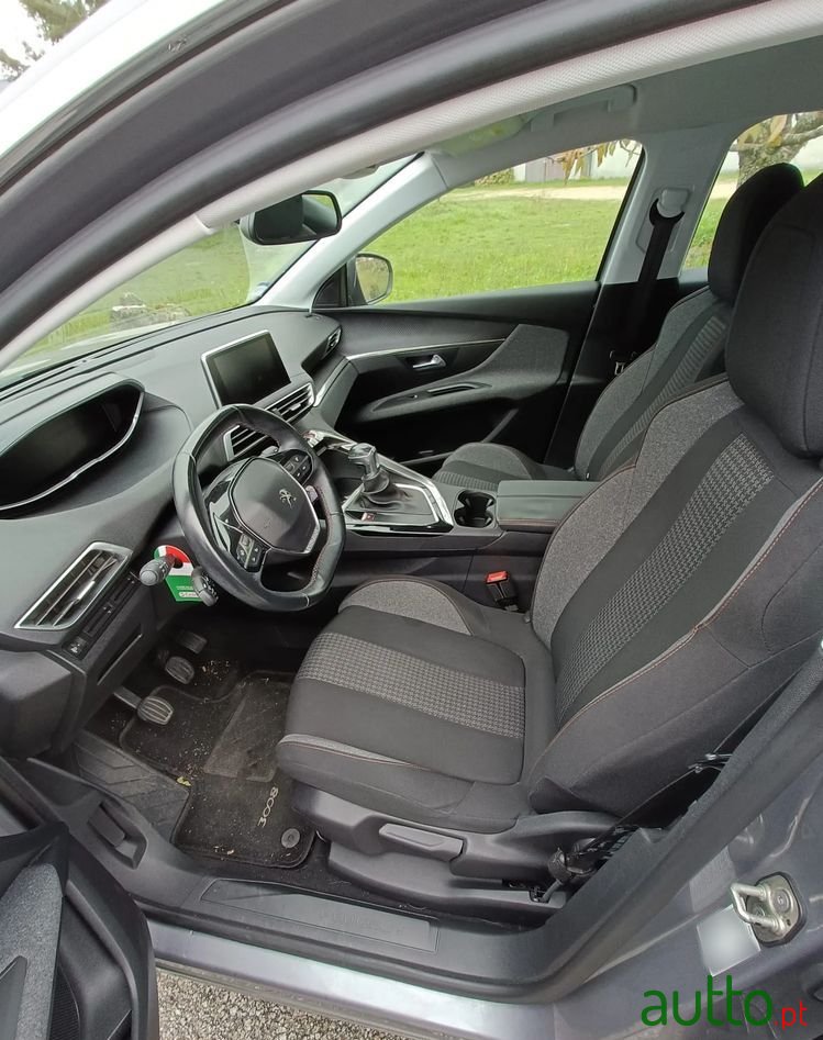 2017' Peugeot 3008 photo #5