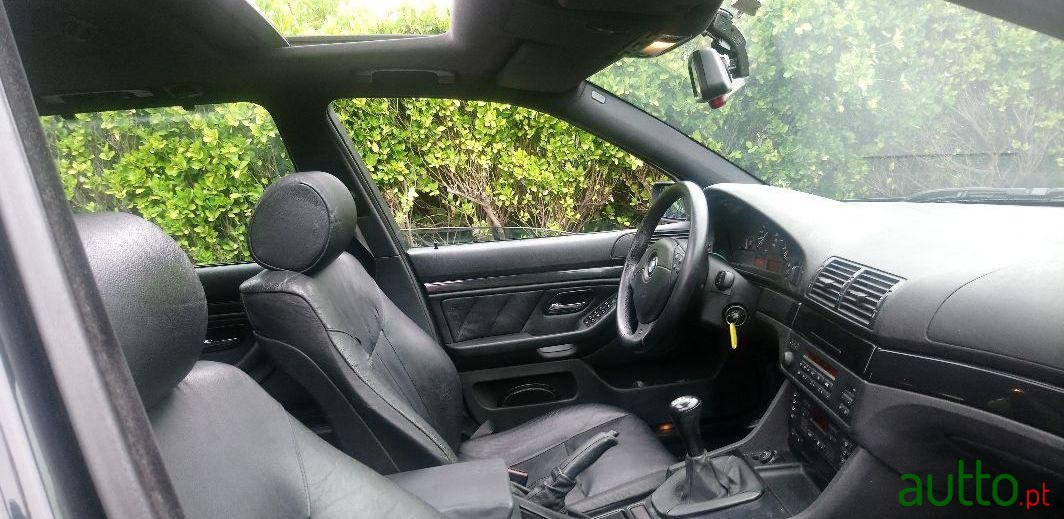 2001' BMW 520 520 D  Touring Sport photo #1