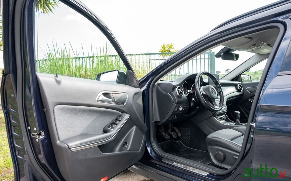 2018' Mercedes-Benz Classe Gla D Style photo #5