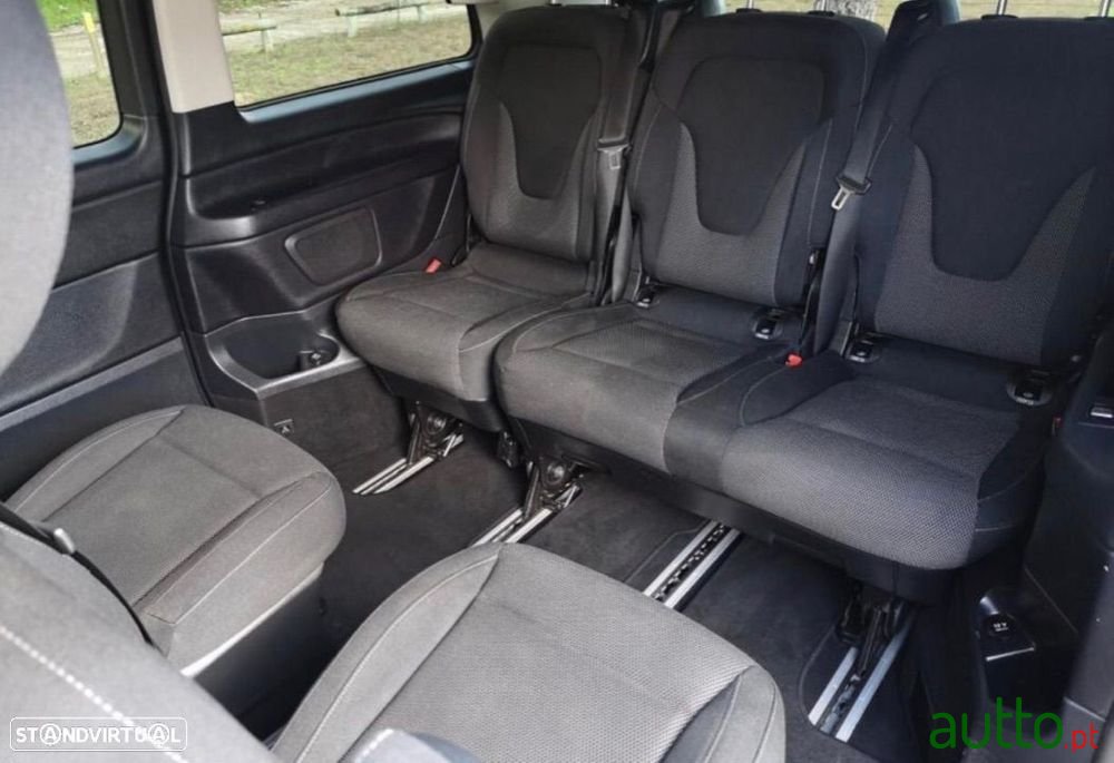 2015' Mercedes-Benz V 220 photo #3