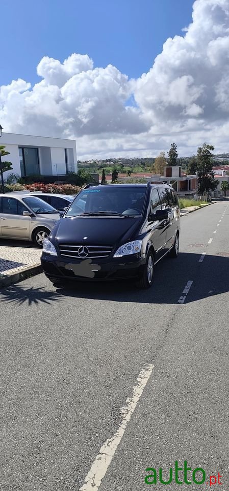 2011' Mercedes-Benz Viano photo #1