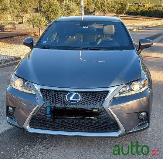 2015' Lexus Ct-200H Ver-F-Sport photo #4