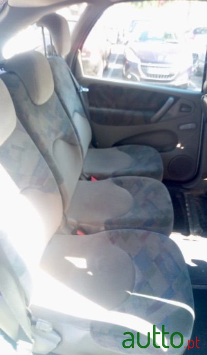 2001' Citroen Xsara Picasso photo #6