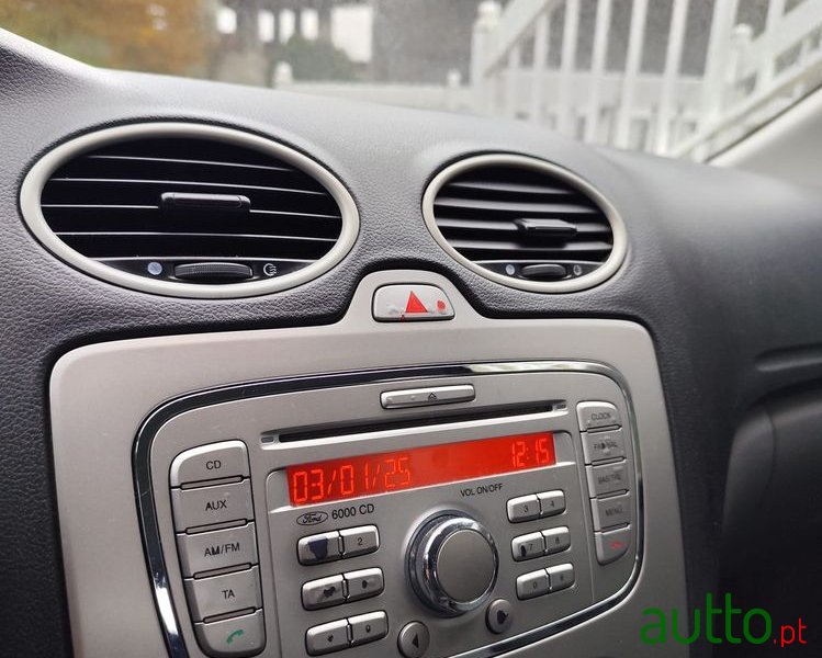 2008' Ford Focus Sw photo #6
