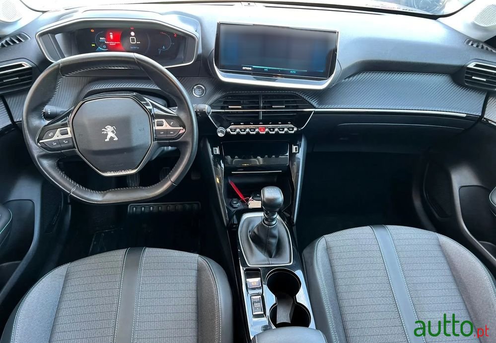2020' Peugeot 208 photo #3