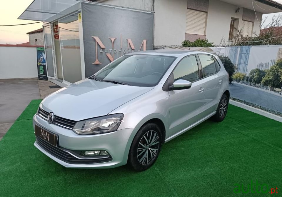 2014' Volkswagen Polo photo #1