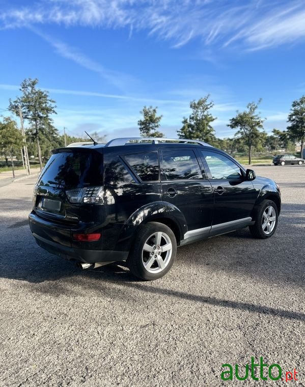 2008' Mitsubishi Outlander photo #5