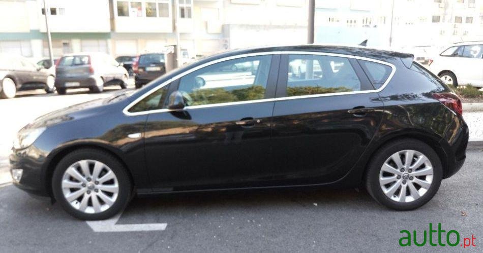 2012' Opel Astra Cosmo photo #2