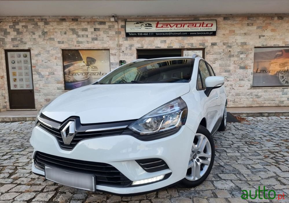 2018' Renault Clio Sport Tourer photo #1