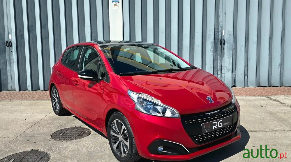 2017' Peugeot 208 1.2 Puretech Active photo #2