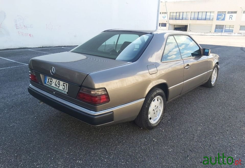 1991' Mercedes-Benz 200 photo #3