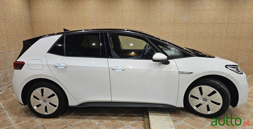 2021' Volkswagen ID.3 photo #2
