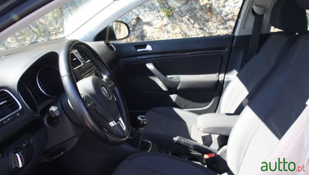 2009' Volkswagen Golf Variant photo #1