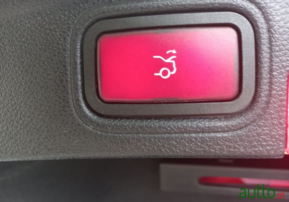 2016' Mercedes-Benz C-220 photo #2