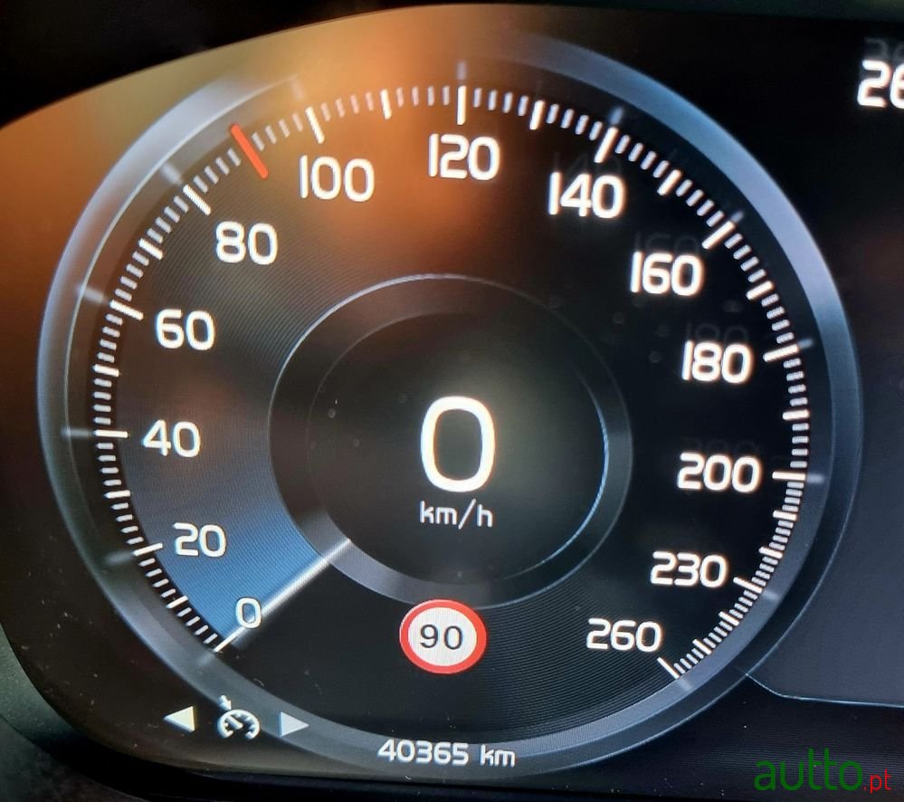 2020' Volvo Xc 60 photo #3