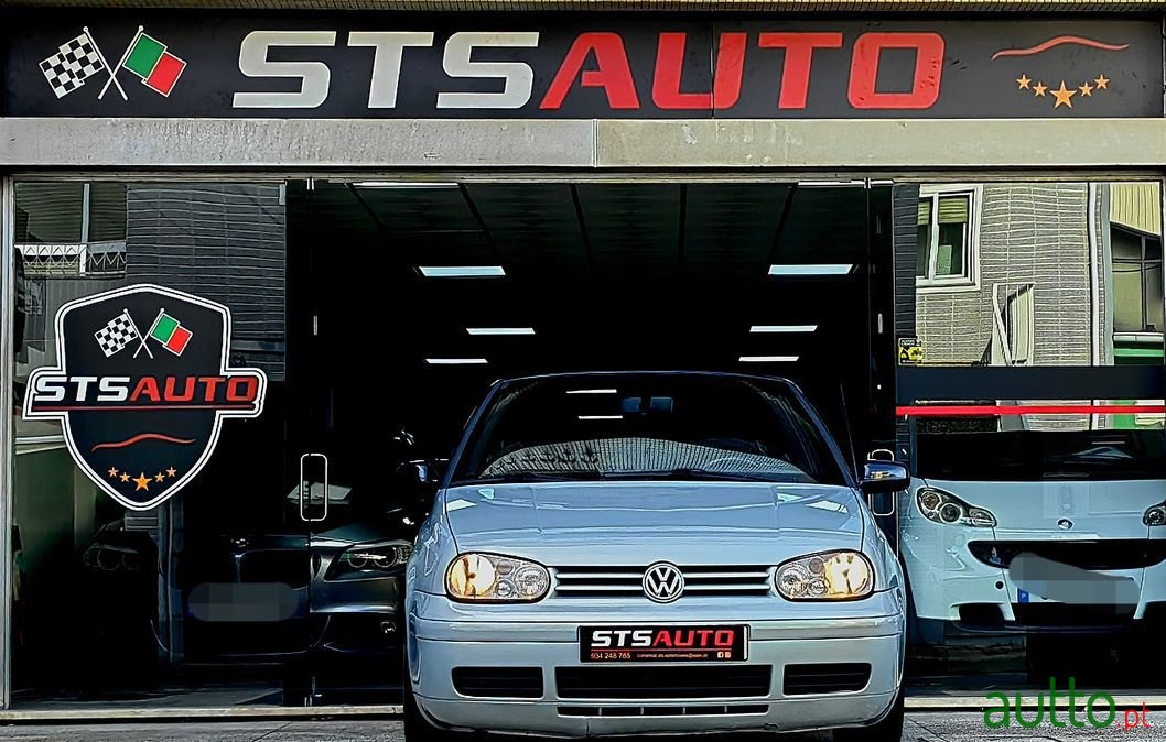 2002' Volkswagen Golf photo #3