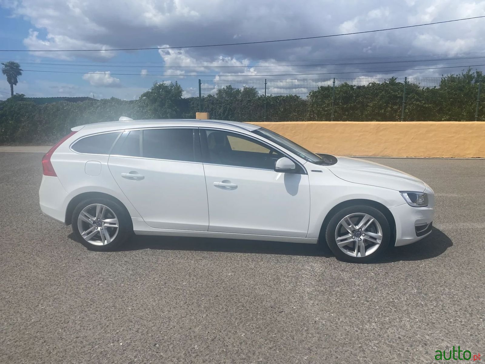 2016' Volvo V60 photo #3