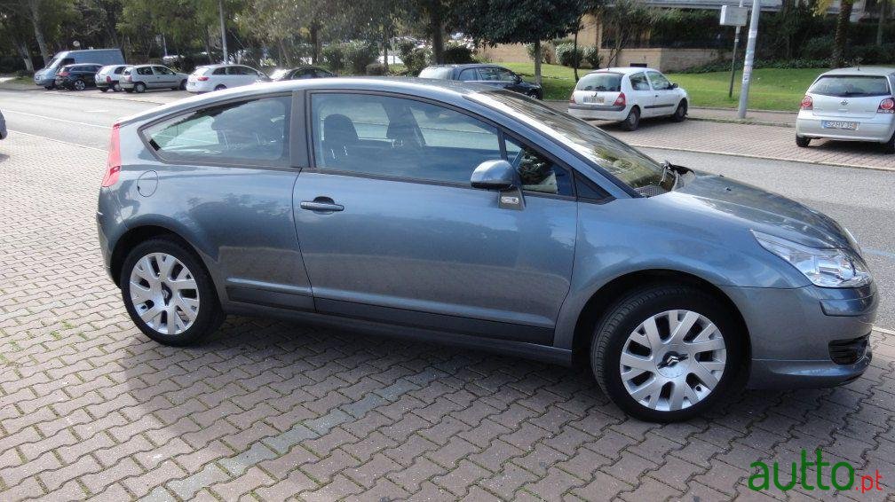 2006' Citroen C4 Coupé 1.4 16V Vtr Pack photo #2